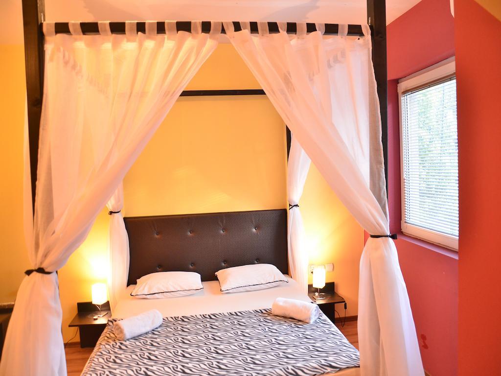 Hostel Kalonis Скоп'є Екстер'єр фото