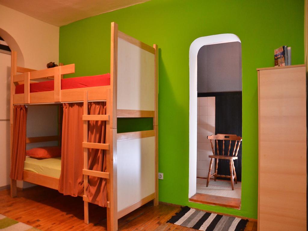 Hostel Kalonis Скоп'є Номер фото
